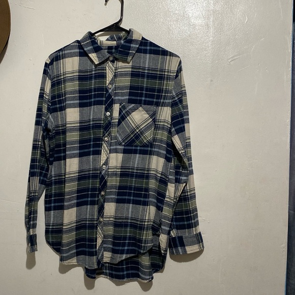 Long sleeve flannel shirt size Medium Color Blue beige dark blue and gray - Picture 1 of 8